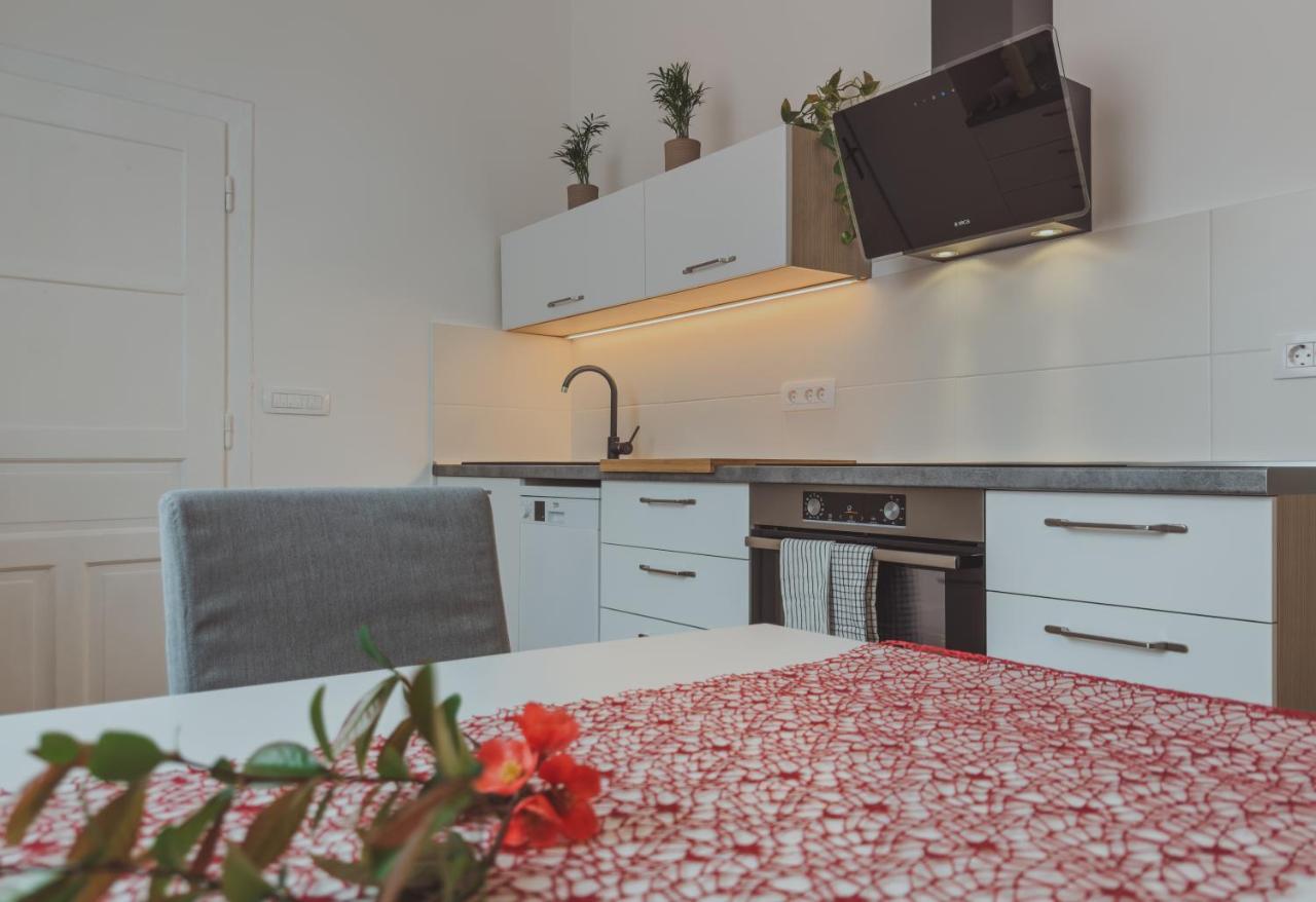 Pirc Apartment On Dunajska Street Lubiana Esterno foto